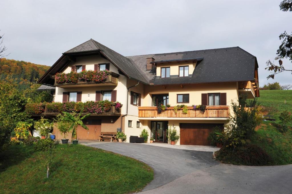 Gasthaus - Gaestehaus Schusterbauer Rein エクステリア 写真